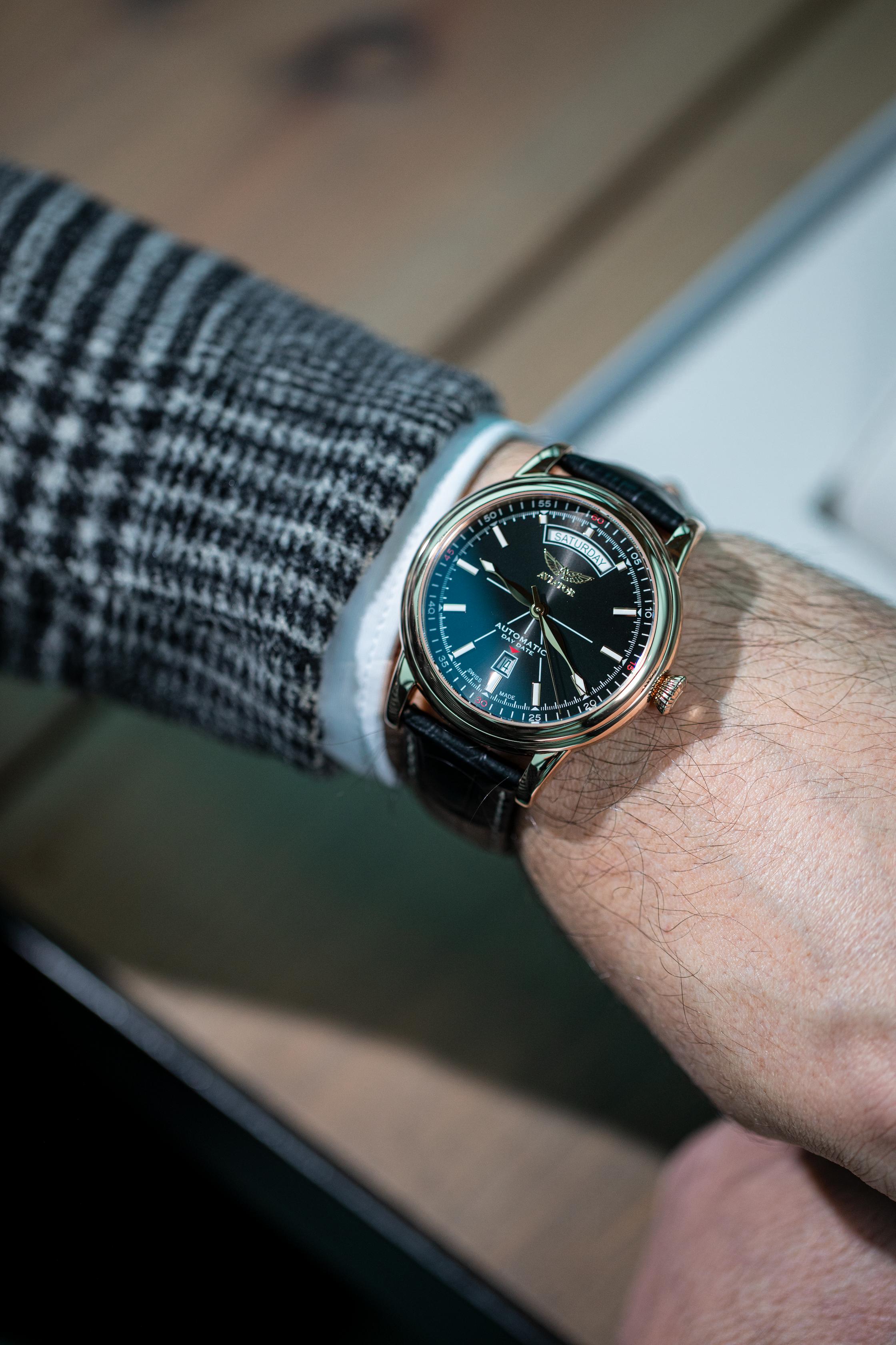 AVIATOR SWISS Douglas day-date watch V.3.20.0.142.4