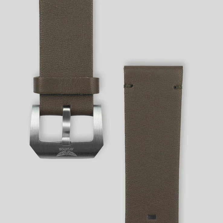 AVIATOR-WATCH--DOUGLAS-DAKOTA--STRAP_B06_V.3.31.0.227.4_738px.webp__PID:9db64986-33ec-4fc5-9cbc-3dd26646be2e