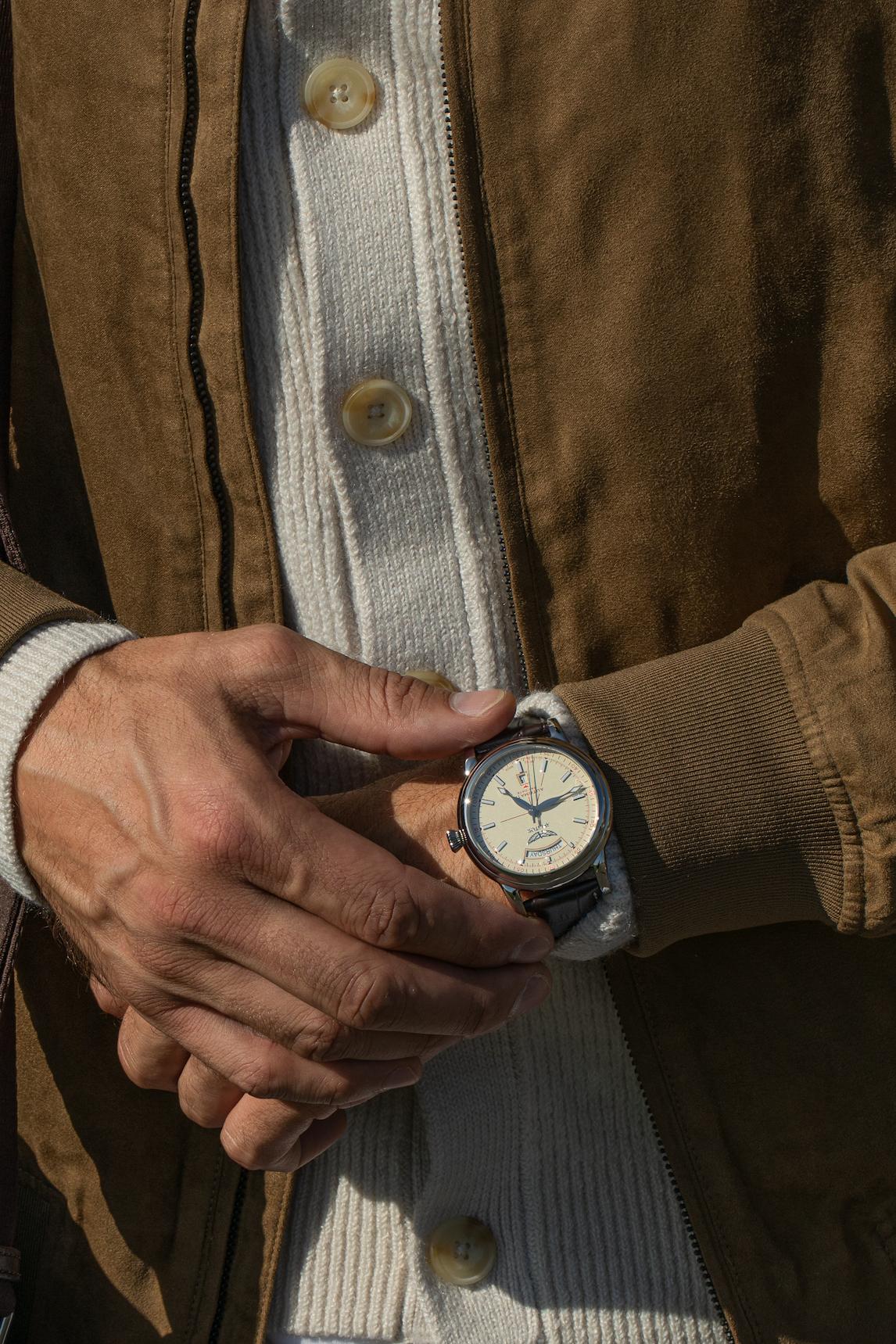 AVIATOR SWISS Douglas day-date watch V.3.20.0.141.4