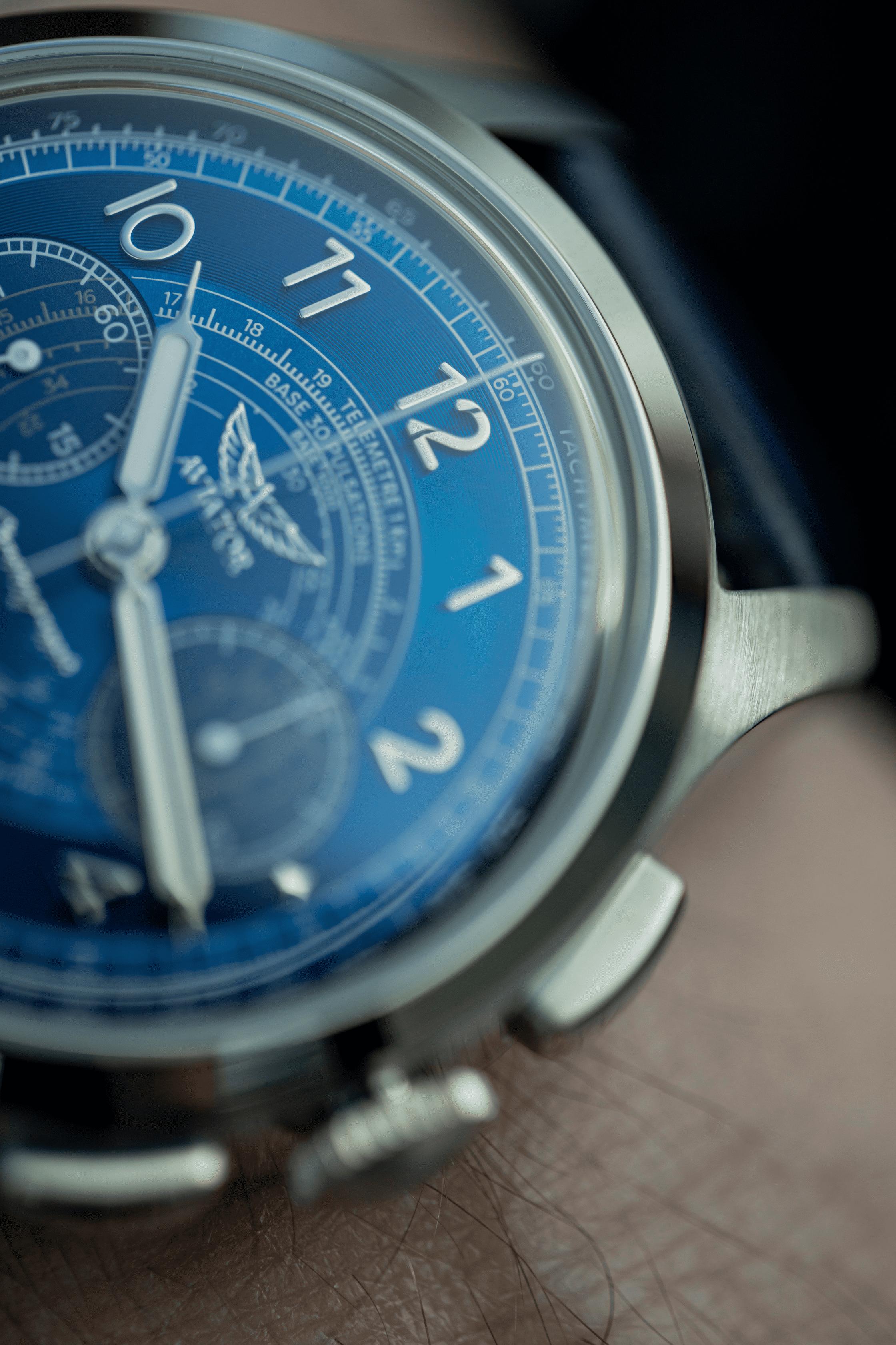 Hodinky AVIATOR SWISS HERITAGE CHRONOGRAPH TRIMETR AUTO V.4.40.0.356.4