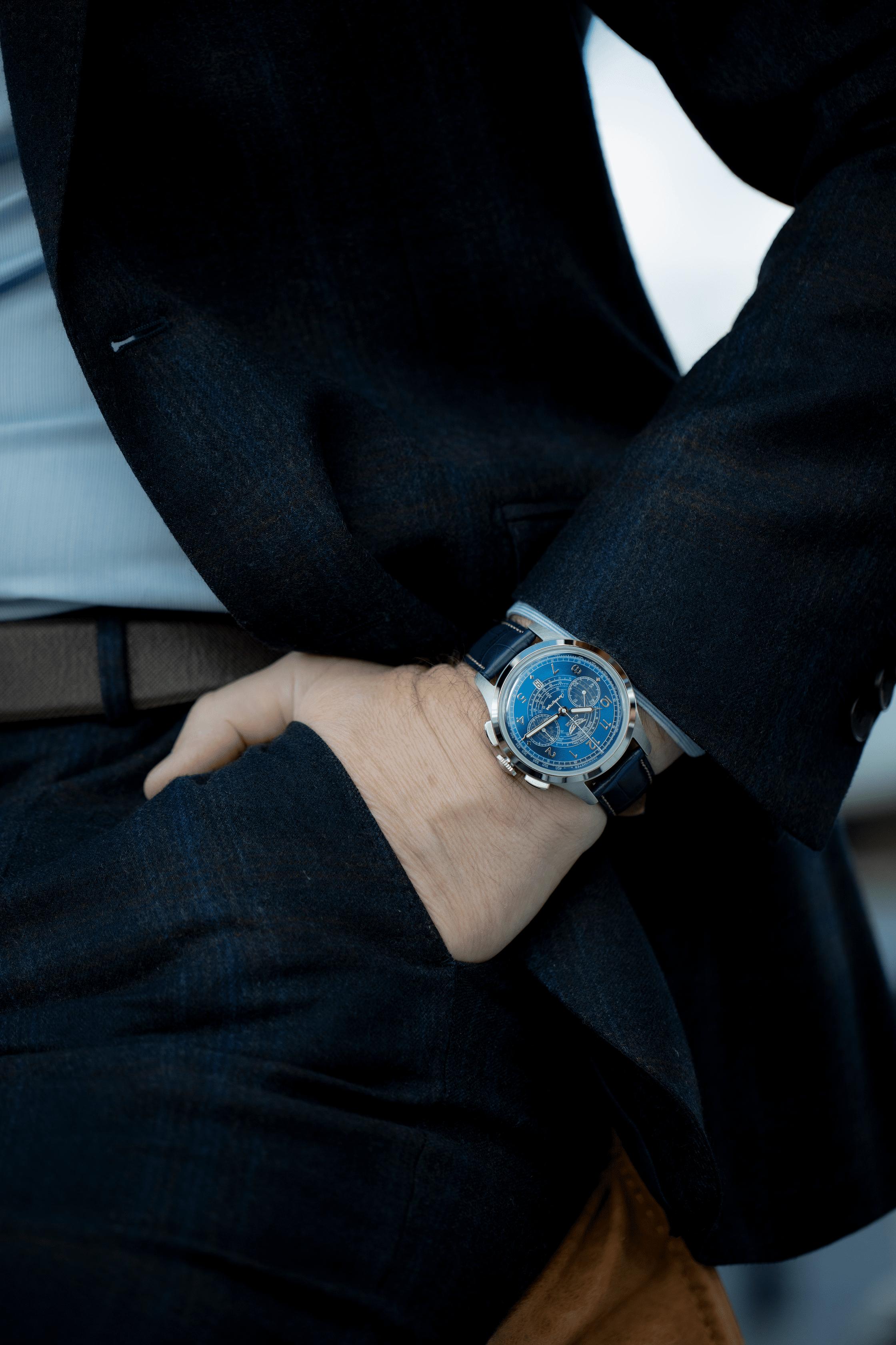 Hodinky AVIATOR SWISS HERITAGE CHRONOGRAPH TRIMETR AUTO V.4.40.0.356.4