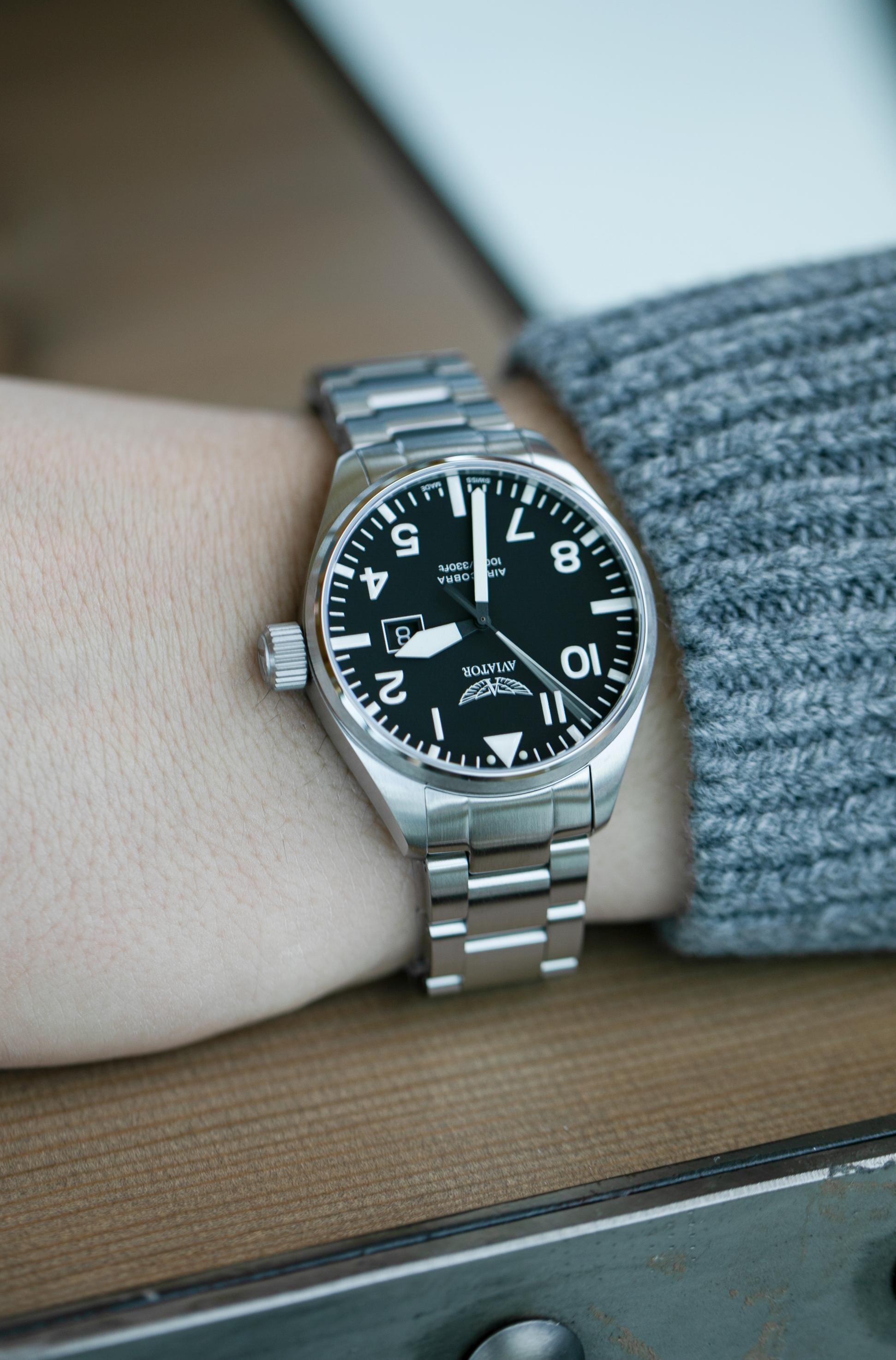 AVIATOR SWISS AIRACOBRA P42 V.1.22.0.148.4 watch