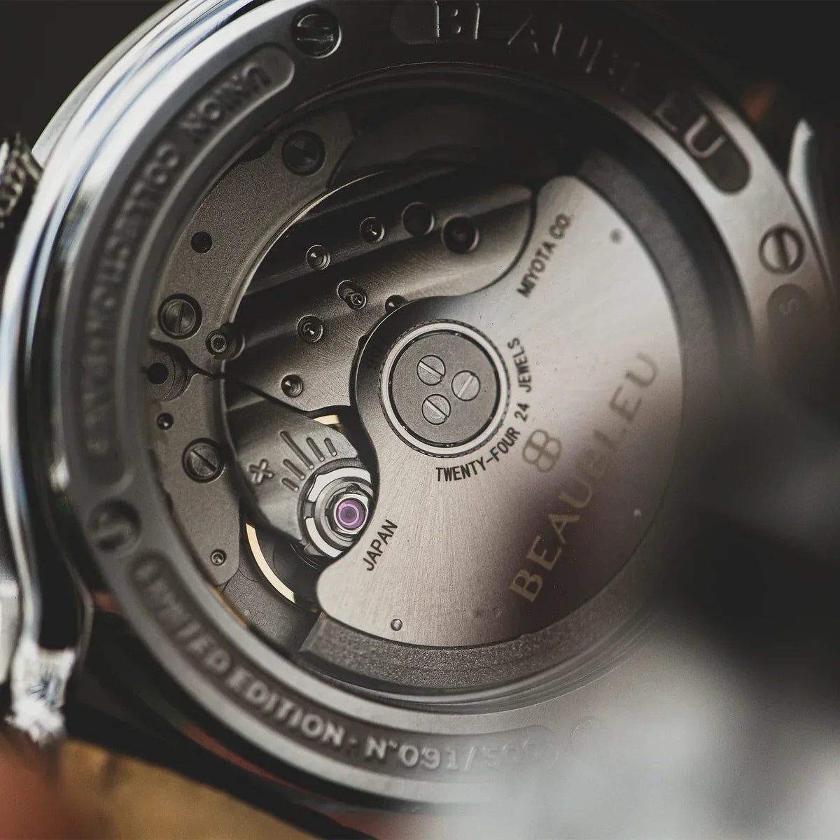 Mouvement-miyota-beaubleu.webp__PID:4ed7e769-90c7-4165-9096-d641c33d239e