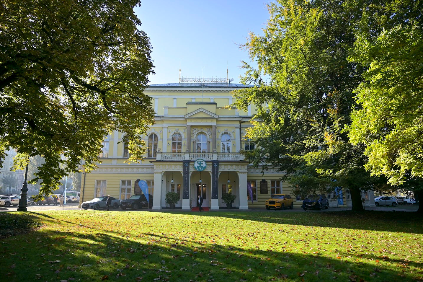 Pozvánka na výstavu Salon Exceptional Watches SEW v Prahe