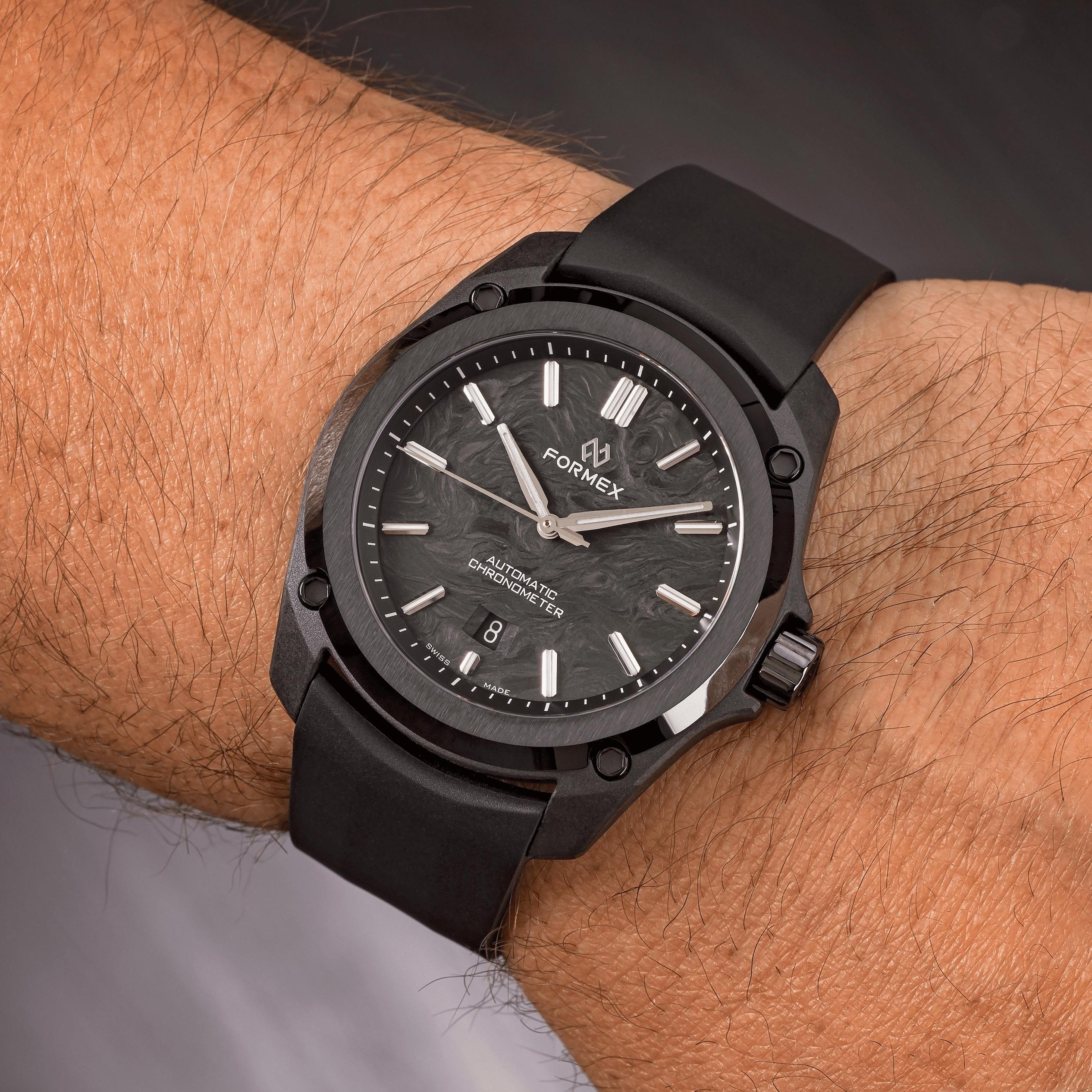 Formex Essence Leggera FortyThree Watches - Forged Carbon