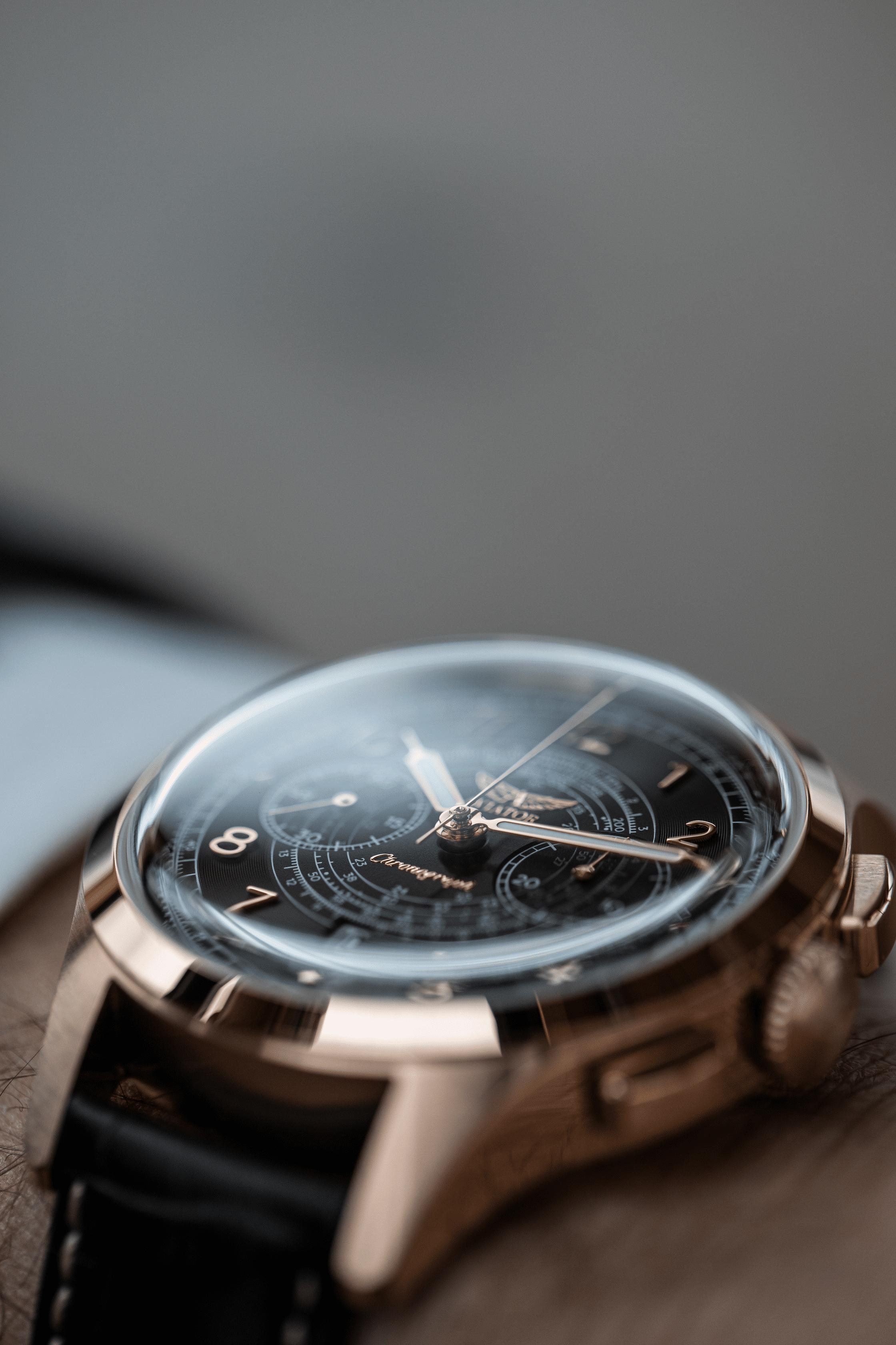 Uhr AVIATOR SWISS HERITAGE CHRONOGRAPH TRIMETER AUTO V.4.40.2.355.4