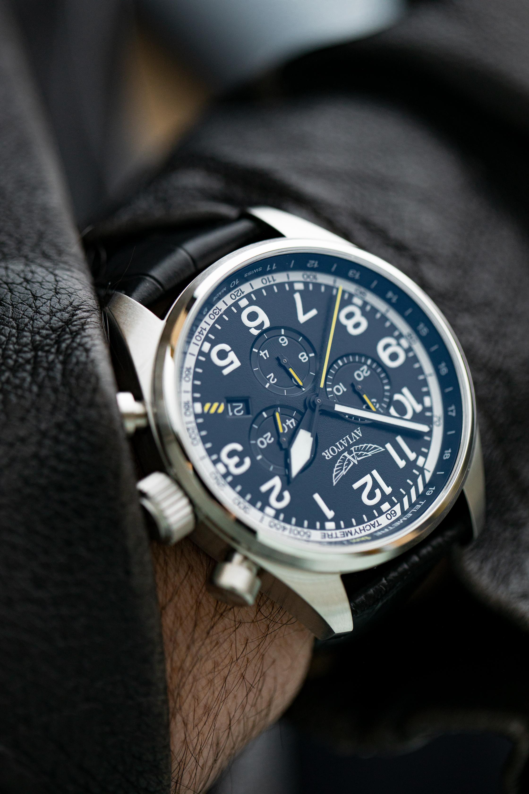 Hodinky AVIATOR SWISS AIRACOBRA P45 CHRONO V.2.25.0.169.4